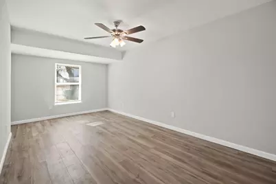 5123 Ridgeway Drive, Houston, TX 77033 - Photo 9
