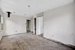 9022 Beverly Hill St, Houston, TX 77063 - Photo 21