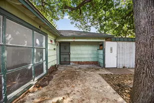 9022 Beverly Hill St, Houston, TX 77063 - Photo 5