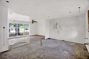 9022 Beverly Hill St, Houston, TX 77063 - Photo 15