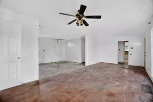 9022 Beverly Hill St, Houston, TX 77063 - Photo 11