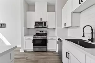 7706 Kivu Ln, Houston, TX 77055 - Photo 15