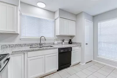 213 Willoughby Drive, Richmond, TX 77469 - Photo 9