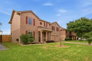 1311 Cowden Ct, Missouri City, TX 77489 - Photo 3