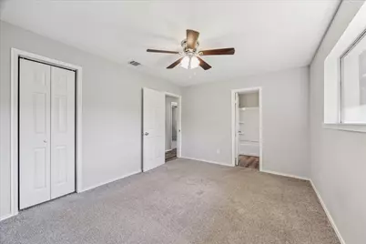 6022 Meadowbrook Drive, Hitchcock, TX 77563 - Photo 7