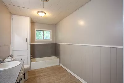 909 W Curtis Avenue, Orange, TX 77630 - Photo 17