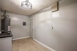 909 W Curtis Ave, Orange, TX 77630 - Photo 11