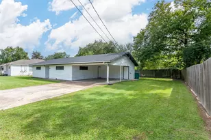 909 W Curtis Ave, Orange, TX 77630 - Photo 25