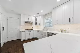 831 Merrick Dr, Sugar Land, TX 77478 - Photo 9