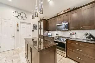 210 Jamie Ct, La Porte, TX 77571 - Photo 5