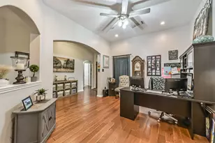 210 Jamie Ct, La Porte, TX 77571 - Photo 9