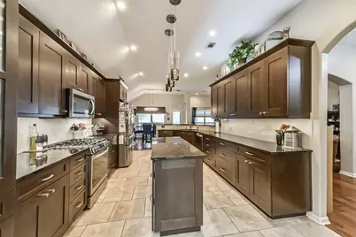 210 Jamie Court, La Porte, TX 77571 - Photo 3