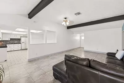 3031 Shawnee Drive, Sugar Land, TX 77479 - Photo 9