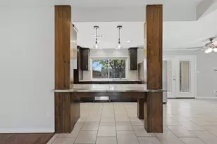 2210 Quail Hollow Dr, Bryan, TX 77802 - Photo 9