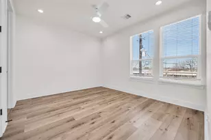 724 E 33rd St, Houston, TX 77022 - Photo 23