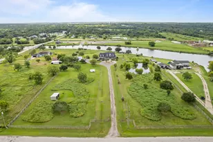 7902 S Redfish Dr, Hitchcock, TX 77563 - Photo 3