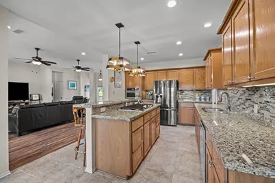 7902 S Redfish Drive, Hitchcock, TX 77563 - Photo 17