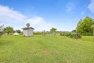 7902 S Redfish Dr, Hitchcock, TX 77563 - Photo 45