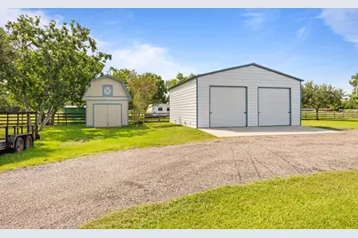 7902 S Redfish Drive, Hitchcock, TX 77563 - Photo 43