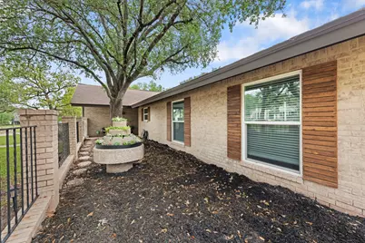 2512 Towering Oaks Drive, Bryan, TX 77802 - Photo 3