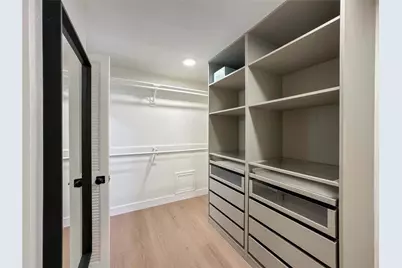9533 Bayou Brook Street, Houston, TX 77063 - Photo 17