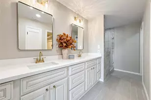 9533 Bayou Brook St, Houston, TX 77063 - Photo 15