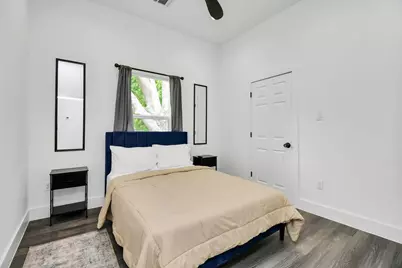 4909 Higgins Street #A/B, Houston, TX 77033 - Photo 17