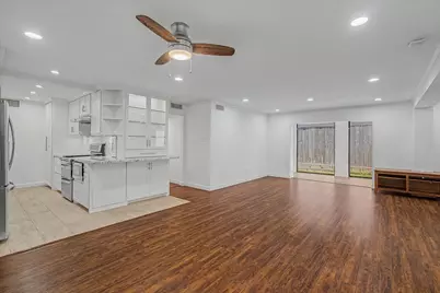 7575 Katy Freeway #4, Houston, TX 77024 - Photo 23