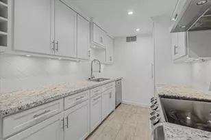 7575 Katy Fwy, Houston, TX 77024 - Photo 25