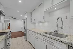 7575 Katy Fwy, Houston, TX 77024 - Photo 27
