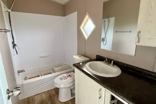 2922 N Fairway Dr, Angleton, TX 77515 - Photo 11