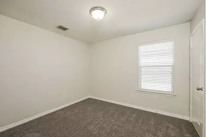 220 Colonial Bluff, Universal City, TX 78148 - Photo 9