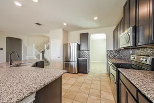 220 Colonial Blf, Universal City, TX 78148 - Photo 3
