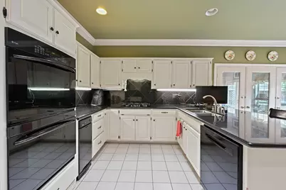 300 Chimney Hill Drive, College Station, TX 77840 - Photo 9