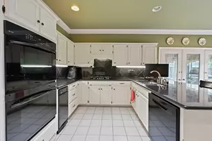 300 Chimney Hill Dr, College Station, TX 77840 - Photo 9
