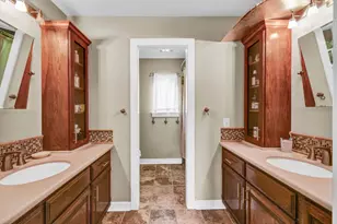 1314 Remington Ct, Angleton, TX 77515 - Photo 39