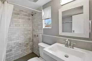 4218 Ave S, Galveston, TX 77550 - Photo 9