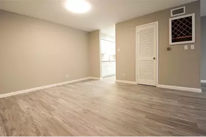 9700 Leawood Boulevard #2110, Houston, TX 77099 - Photo 5