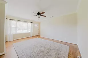 5210 De Lange Ln, Houston, TX 77092 - Photo 7