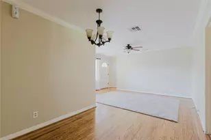 5210 De Lange Ln, Houston, TX 77092 - Photo 9