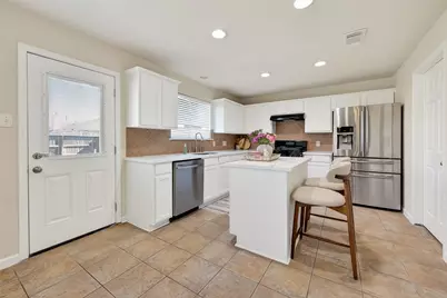 1915 Tommy Lane, Missouri City, TX 77489 - Photo 9