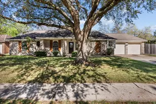804 Buckingham Dr, Friendswood, TX 77546 - Photo 1