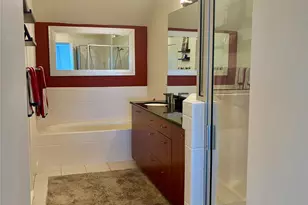 3311 Yupon St, Houston, TX 77006 - Photo 11