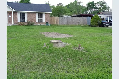 18906 Woodridge Drive, Conroe, TX 77302 - Photo 3
