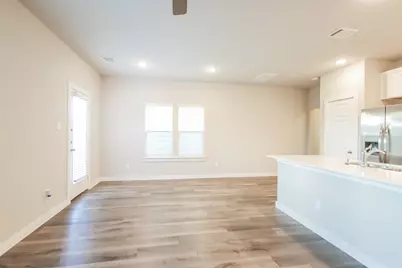 329 N Centro Circle, Shenandoah, TX 77385 - Photo 5