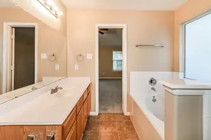 6807 Arrowchase Ct, Katy, TX 77449 - Photo 11