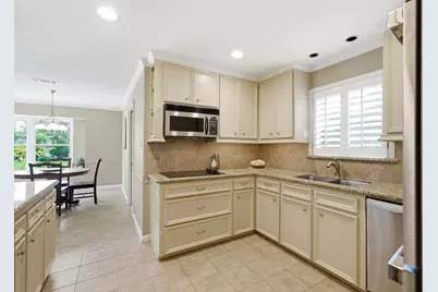 8307 Creekstone Circle, Houston, TX 77055 - Photo 9