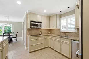 8307 Creekstone Cir, Houston, TX 77055 - Photo 9