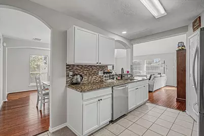 8202 Prairie Wind Lane, Houston, TX 77040 - Photo 9