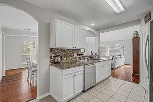 8202 Prairie Wind Ln, Houston, TX 77040 - Photo 9